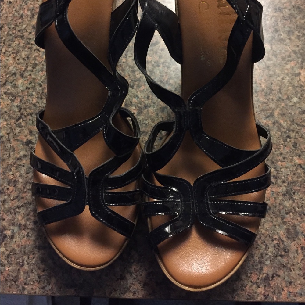 Size 8 1/2 Black Patten Leather Calypso Wedges.